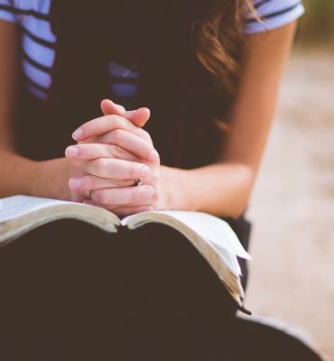 10 powodów, dla których warto czytać 4 rozdziały Biblii dziennie